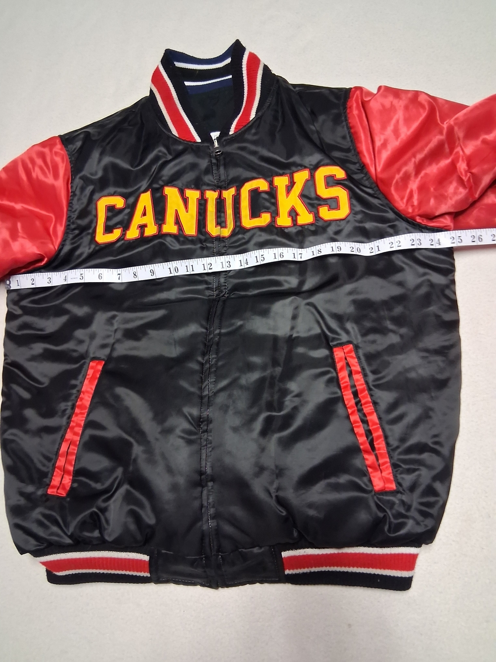 Reversable Vancouver Canucks Black Logo Bomber Jacket - Picture 14 of 15